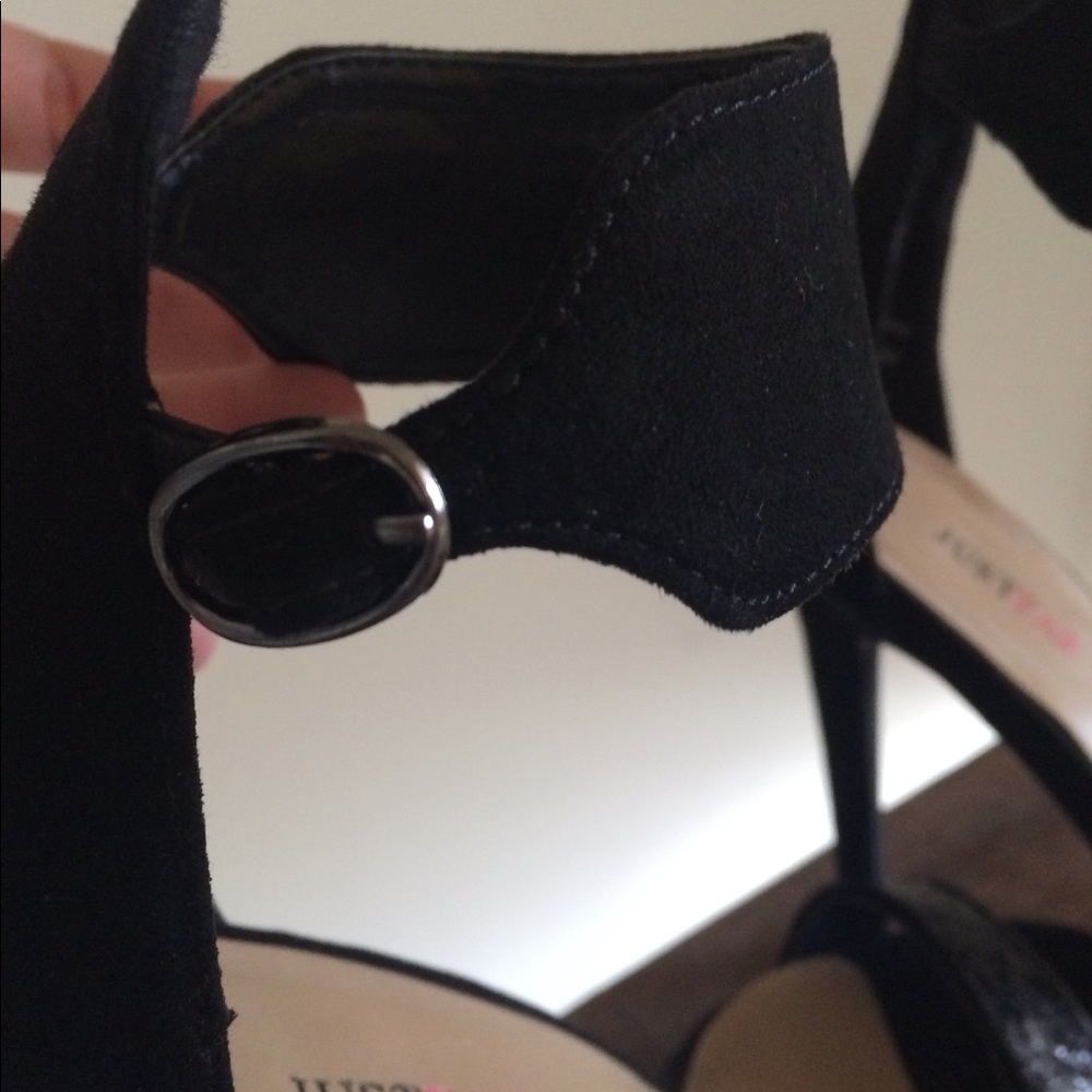 Heels - Picture 3 of 6